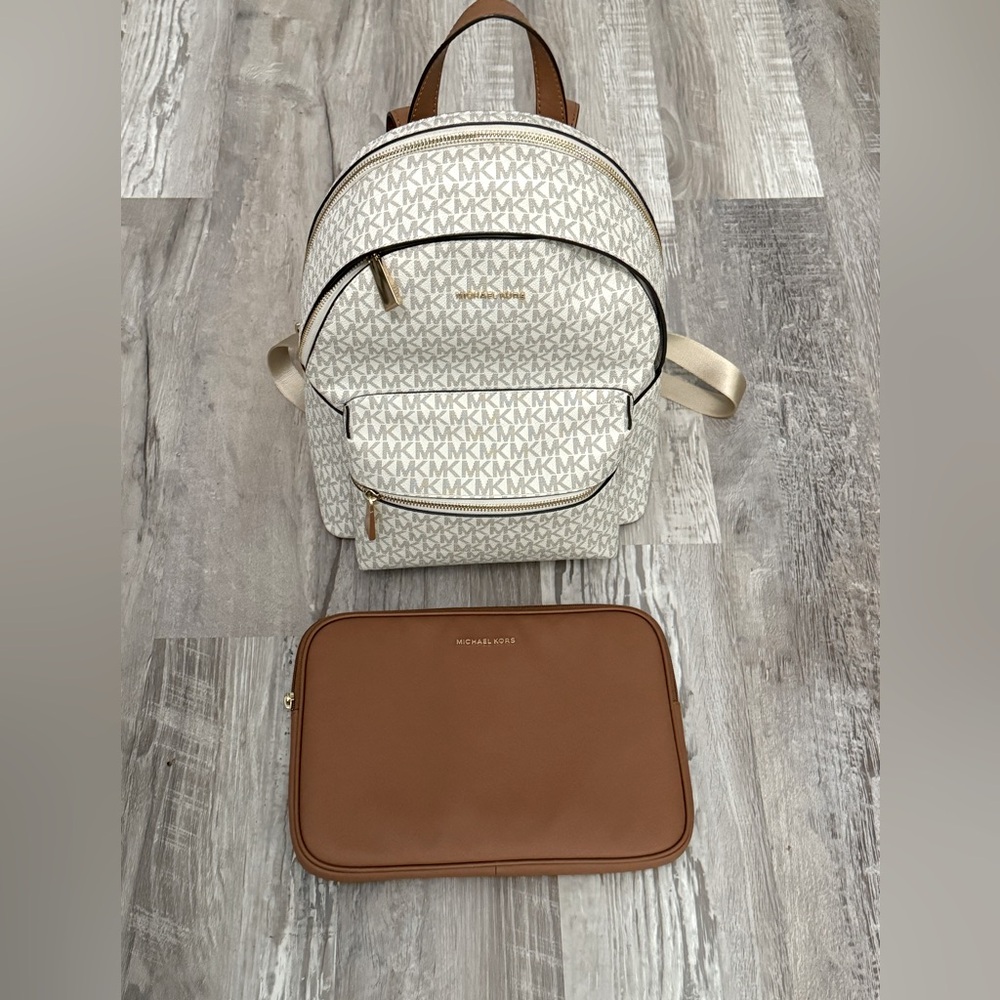 🌟 MICHAEL KORS SALLY BACKPACK AND TABLET CASE 🌟 FREE SHIPPING 🌟